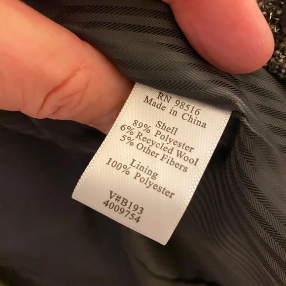 Coldwater Creek size 10 petite gray blazer. 2 front snap buttons. Tweed. - Picture 12 of 13